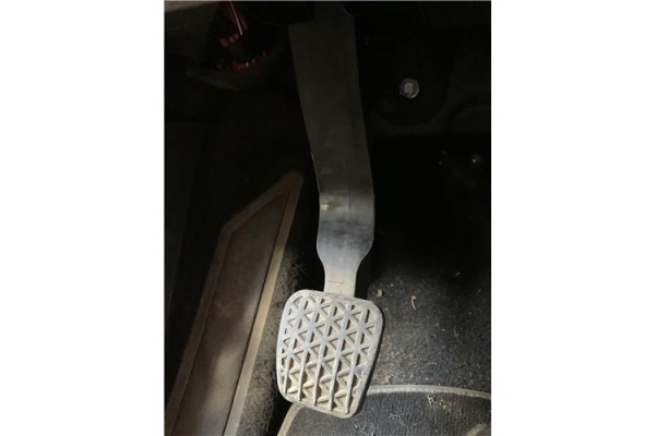 Recambio de pedal embrague para opel astra j 1.7 cdti referencia OEM IAM 13331937  