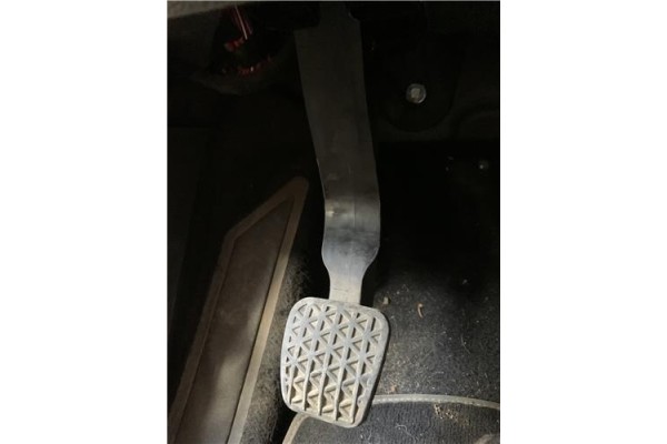 Recambio de pedal embrague para opel astra j 1.7 cdti referencia OEM IAM 13331937  