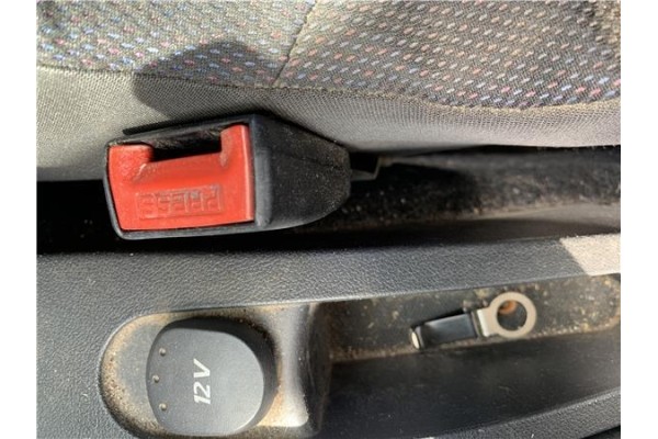 Recambio de anclaje cinturon delantero derecho para renault clio iii 1.5 dci (br17, cr17) referencia OEM IAM 8200684040  