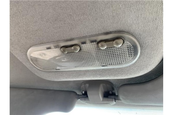 Recambio de luz delantero central techo para renault clio iii 1.5 dci (br17, cr17) referencia OEM IAM 8200073234  