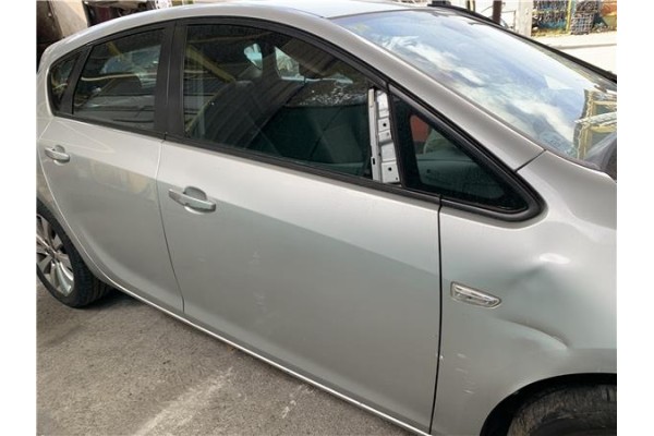 Recambio de puerta delantero derecha para opel astra j 1.7 cdti referencia OEM IAM 13285607 13330766 