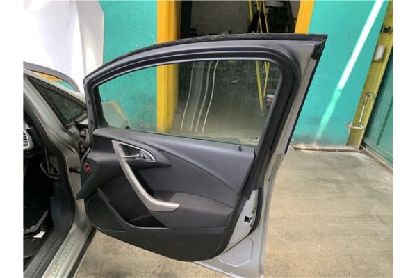 Recambio de puerta delantero derecha para opel astra j 1.7 cdti referencia OEM IAM 13285607 13330766 