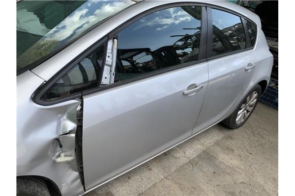 Recambio de puerta delantero izquierda para opel astra j 1.7 cdti referencia OEM IAM 13285606 13330765 