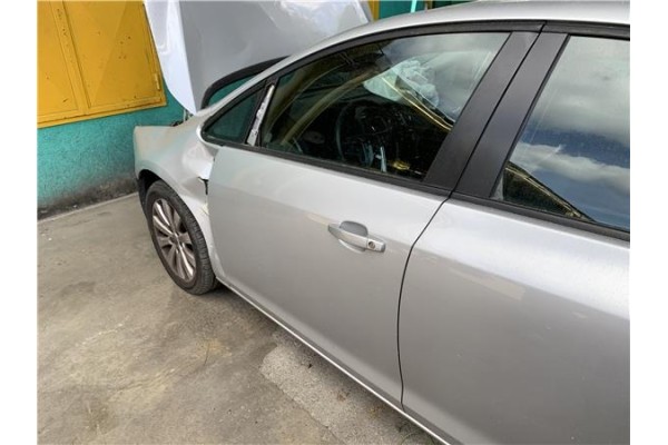 Recambio de puerta delantero izquierda para opel astra j 1.7 cdti referencia OEM IAM 13285606 13330765 