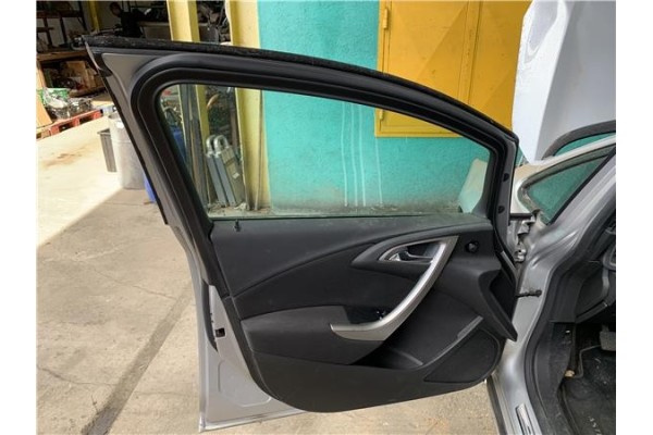 Recambio de puerta delantero izquierda para opel astra j 1.7 cdti referencia OEM IAM 13285606 13330765 