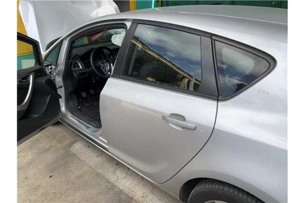 Recambio de puerta trasero izquierda para opel astra j 1.7 cdti referencia OEM IAM 13285610  