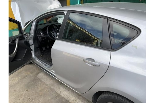 Recambio de puerta trasero izquierda para opel astra j 1.7 cdti referencia OEM IAM 13285610  