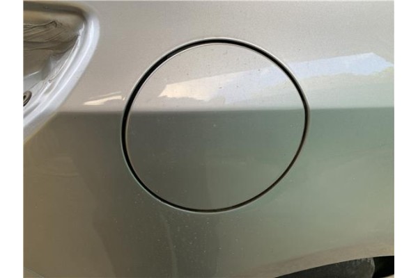 Recambio de tapa exterior combustible para opel astra j 1.7 cdti referencia OEM IAM 13267340 13309107 