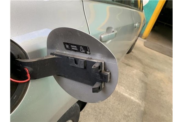 Recambio de tapa exterior combustible para opel astra j 1.7 cdti referencia OEM IAM 13267340 13309107 