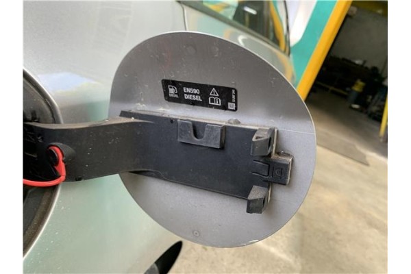 Recambio de tapa exterior combustible para opel astra j 1.7 cdti referencia OEM IAM 13267340 13309107 