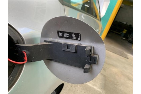 Recambio de tapa exterior combustible para opel astra j 1.7 cdti referencia OEM IAM 13267340 13309107 