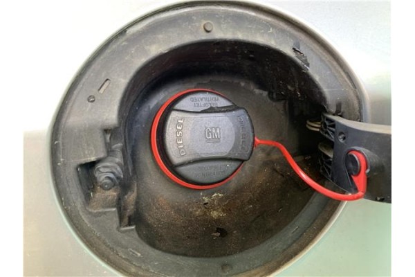 Recambio de tapon combustible para opel astra j 1.7 cdti referencia OEM IAM 13327609  