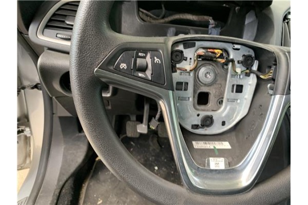 Recambio de volante para opel astra j 1.7 cdti referencia OEM IAM 13305814 306507799P10AE 