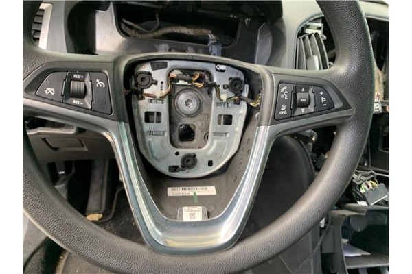 Recambio de volante para opel astra j 1.7 cdti referencia OEM IAM 13305814 306507799P10AE 
