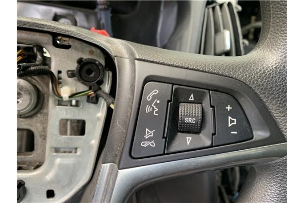 Recambio de volante para opel astra j 1.7 cdti referencia OEM IAM 13305814 306507799P10AE 