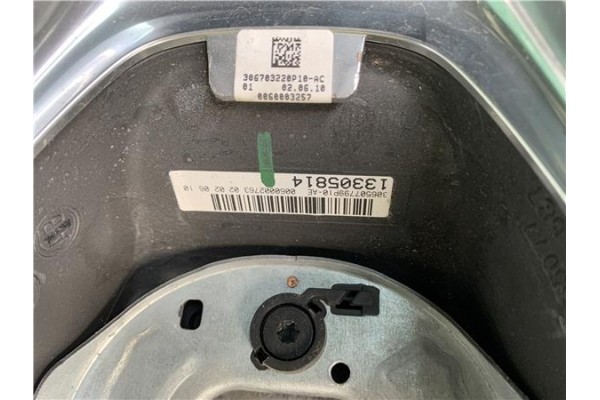 Recambio de volante para opel astra j 1.7 cdti referencia OEM IAM 13305814 306507799P10AE 