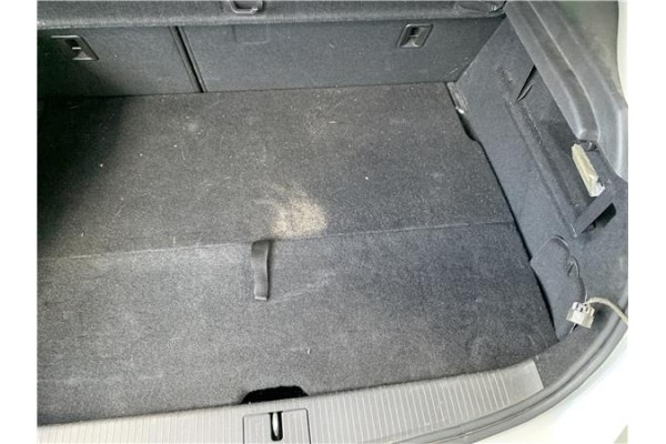 Recambio de guarnecido piso maletero para opel astra j 1.7 cdti referencia OEM IAM 13293971  