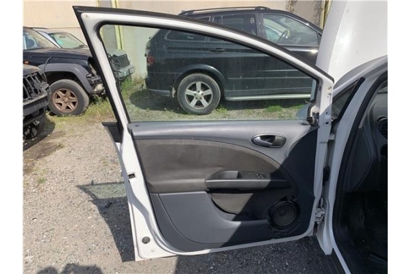 Recambio de puerta delantero izquierda para seat altea (5p1) 1.9 tdi referencia OEM IAM 5P0831055A  