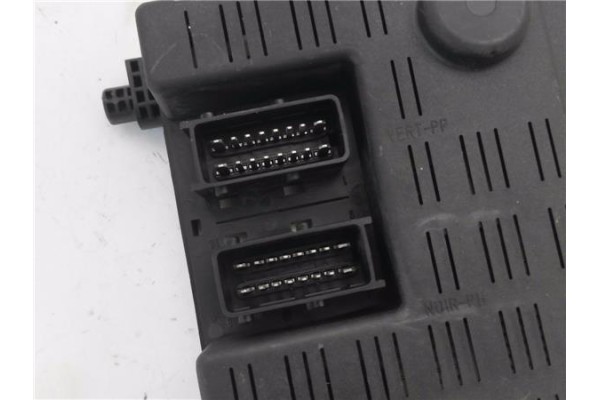 Recambio de caja fusibles/rele para citroen xsara picasso 2.0 hdi referencia OEM IAM 9642409480 73002512 