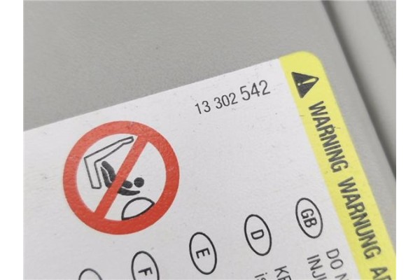 Recambio de parasol derecho para opel astra j 1.7 cdti referencia OEM IAM 13302542  