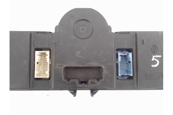 Recambio de mandos climatizador para renault clio iii referencia OEM IAM (8200296683) (69340020) 
