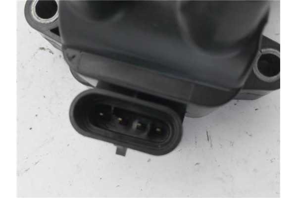 Recambio de bobina encendido para renault clio ii fase ii (b/cb0) 1.2 privilege referencia OEM IAM R3003S00100  