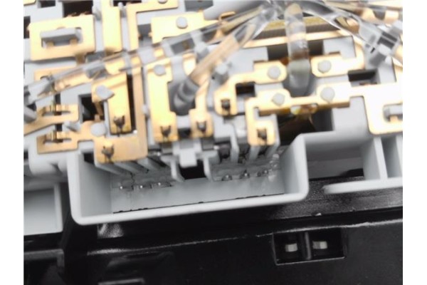 Recambio de luz delantero central techo para opel astra j 1.7 cdti referencia OEM IAM 315671560  