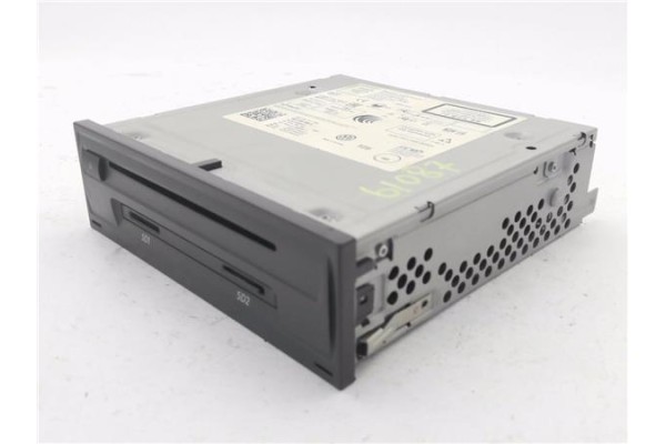 Recambio de radio / cd para volkswagen golf vii berlina (bq1/be2) 1.6 sport referencia OEM IAM 3Q0035846B  