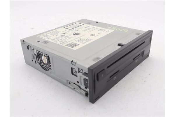 Recambio de radio / cd para volkswagen golf vii berlina (bq1/be2) 1.6 sport referencia OEM IAM 3Q0035846B  