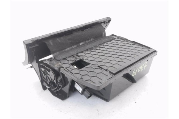 Recambio de portaobjetos consola central para volkswagen golf vii berlina (bq1/be2) 1.6 sport referencia OEM IAM 5G1863391  