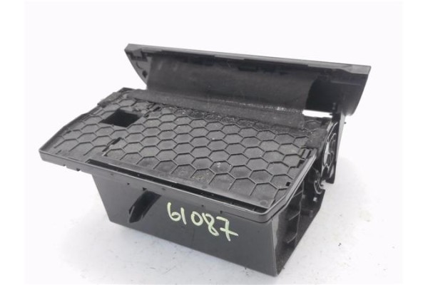 Recambio de portaobjetos consola central para volkswagen golf vii berlina (bq1/be2) 1.6 sport referencia OEM IAM 5G1863391  