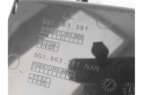 Recambio de portaobjetos consola central para volkswagen golf vii berlina (bq1/be2) 1.6 sport referencia OEM IAM 5G1863391  