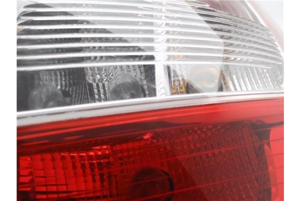 Recambio de piloto trasero derecho para dacia sandero ii 1.2 ambiance referencia OEM IAM 265506669R  