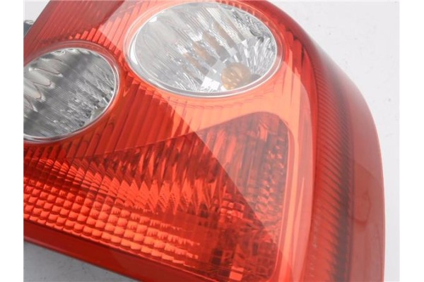 Recambio de piloto inferior trasero derecho para volvo xc90 d5 referencia OEM IAM 157634  