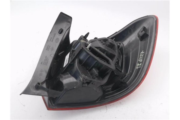 Recambio de piloto trasero izquierdo para dacia sandero ii 1.2 ambiance referencia OEM IAM 265554085R  