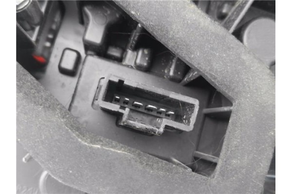 Recambio de piloto trasero izquierdo para dacia sandero ii 1.2 ambiance referencia OEM IAM 265554085R  