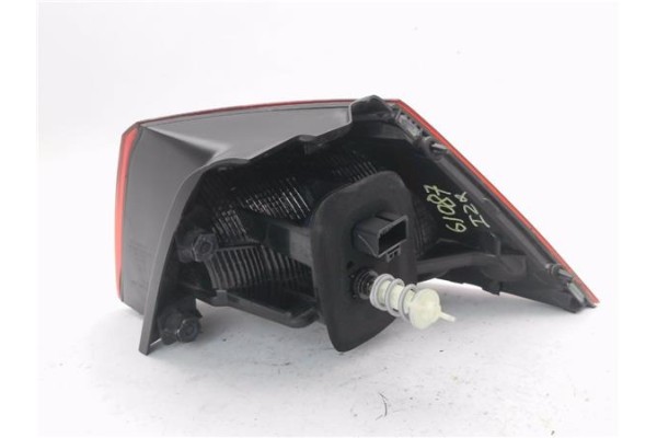 Recambio de piloto trasero izquierdo para volkswagen golf vii berlina (bq1/be2) 1.6 sport referencia OEM IAM 1544119AZLB 0844119