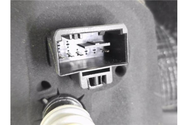 Recambio de piloto trasero izquierdo para volkswagen golf vii berlina (bq1/be2) 1.6 sport referencia OEM IAM 1544119AZLB 0844119