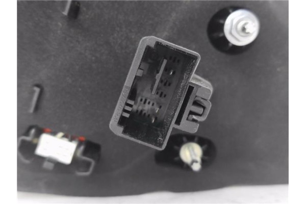 Recambio de piloto porton trasero derecho para volkswagen golf vii berlina (bq1/be2) 1.6 sport referencia OEM IAM 5G0945310C  