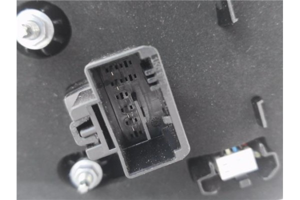 Recambio de piloto porton trasero izquierdo para volkswagen golf vii berlina (bq1/be2) 1.6 sport referencia OEM IAM 5G0945093AG 