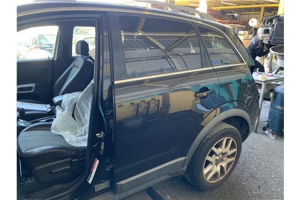 Recambio de puerta trasero izquierda para opel antara 2.2 selective referencia OEM IAM 95416996 20925044 