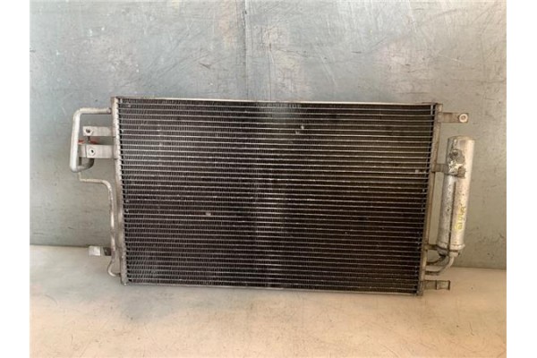 Recambio de radiador aire acondicionado para hyundai tucson (jm) 2.0 referencia OEM IAM 976062E000  