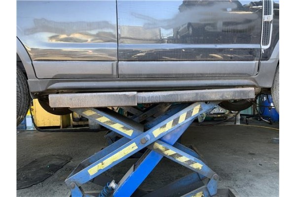 Recambio de spoiler talonera lat. derecha para opel antara 2.2 selective referencia OEM IAM 4808362  