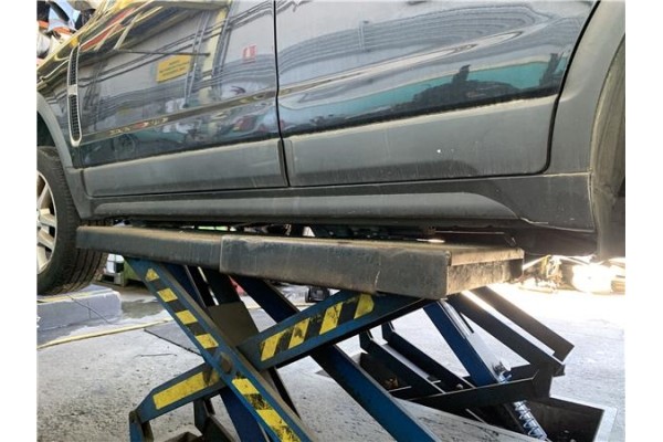 Recambio de spoiler talonera lat. izquierda para opel antara 2.2 selective referencia OEM IAM 4808361  