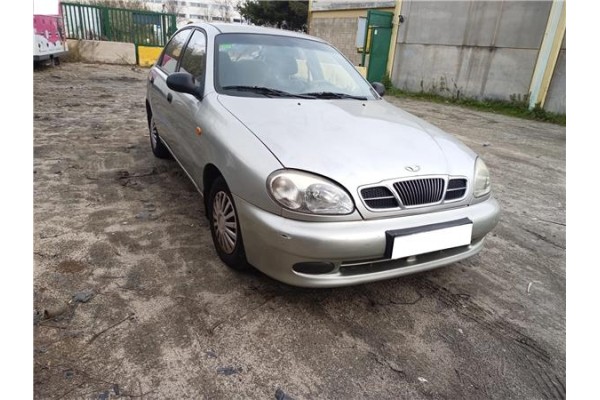 daewoo lanos del año 2002