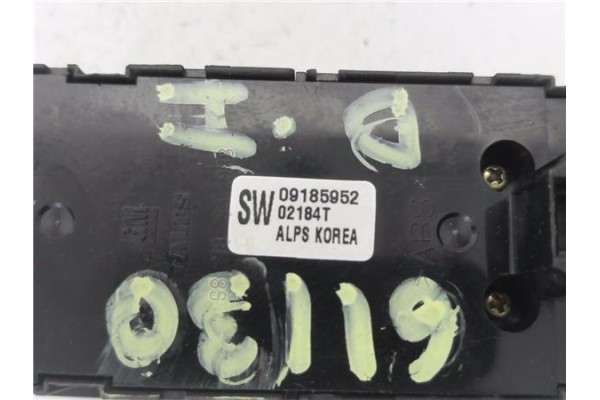 Recambio de mando elevalunas delantero izquierdo para opel vectra c berlina 1.8 16v referencia OEM IAM 09185952  