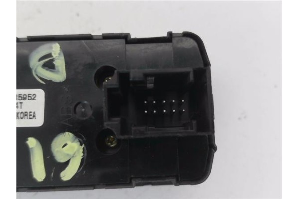 Recambio de mando elevalunas delantero izquierdo para opel vectra c berlina 1.8 16v referencia OEM IAM 09185952  