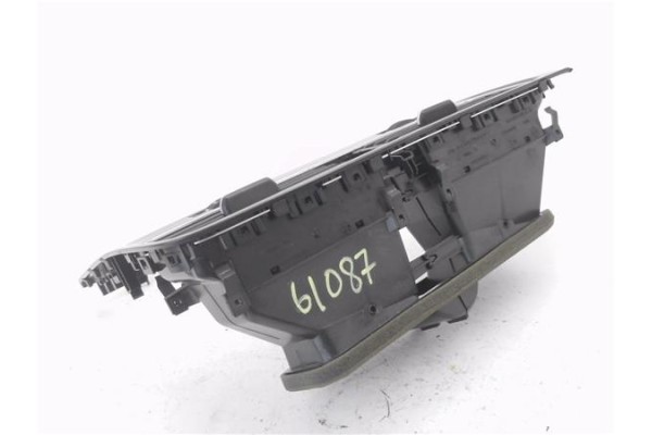 Recambio de rejilla entrada de aire para volkswagen golf vii berlina (bq1/be2) 1.6 sport referencia OEM IAM 5G1819743F 5G1819728