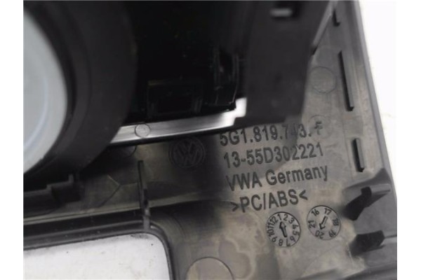 Recambio de rejilla entrada de aire para volkswagen golf vii berlina (bq1/be2) 1.6 sport referencia OEM IAM 5G1819743F 5G1819728