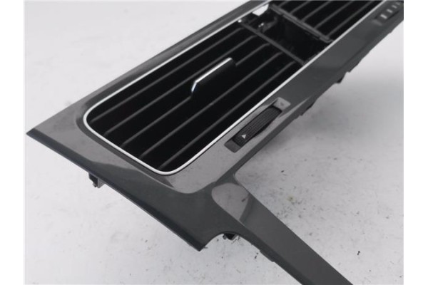 Recambio de rejilla entrada de aire para volkswagen golf vii berlina (bq1/be2) 1.6 sport referencia OEM IAM 5G1819743F 5G1819728